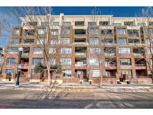 435-950 Centre Avenue Ne, Calgary, AB - Outdoor With Balcony With Facade