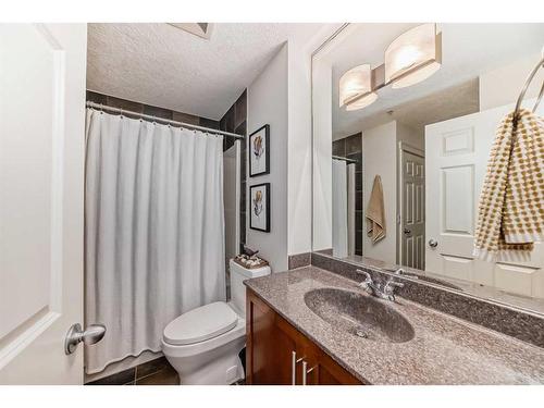 435-950 Centre Avenue Ne, Calgary, AB - Indoor Photo Showing Bathroom