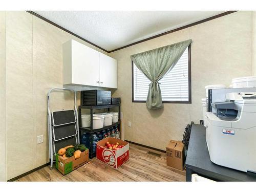 274037A Range Road 214, Rural Wheatland County, AB - Indoor Photo Showing Laundry Room