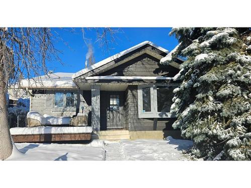 40 Strathearn Rise Sw, Calgary, AB - Outdoor