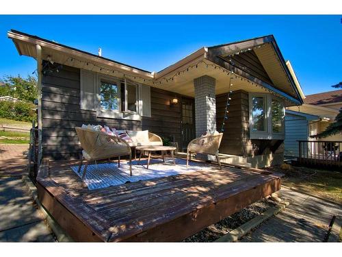 40 Strathearn Rise Sw, Calgary, AB - Outdoor With Deck Patio Veranda