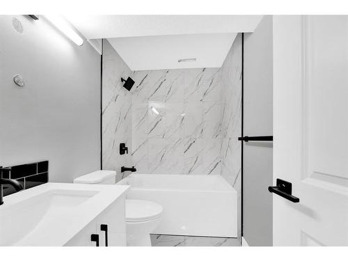 4203 Rundlehorn Drive Ne, Calgary, AB - Indoor Photo Showing Bathroom