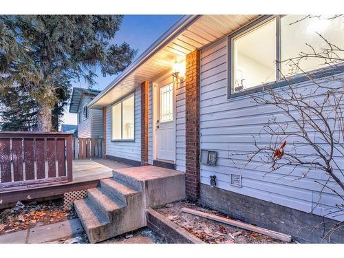 4203 Rundlehorn Drive Ne, Calgary, AB - Outdoor