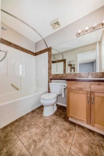 294 Everglen Rise Sw, Calgary, AB - Indoor Photo Showing Bathroom