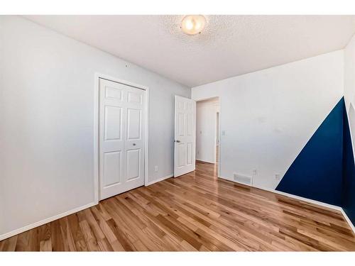 294 Everglen Rise Sw, Calgary, AB - Indoor Photo Showing Other Room