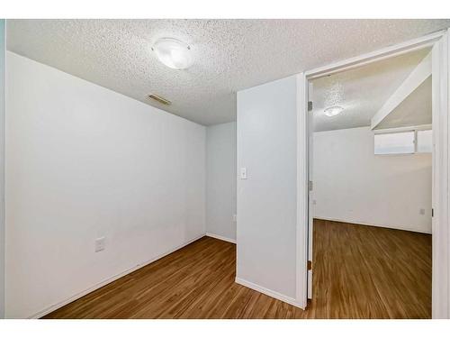 294 Everglen Rise Sw, Calgary, AB - Indoor Photo Showing Other Room