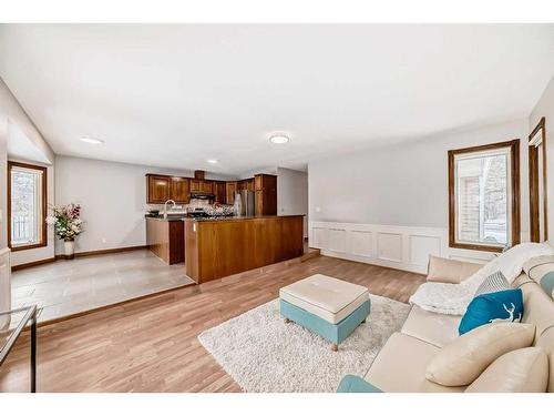 80 Suncastle Crescent Se, Calgary, AB - Indoor Photo Showing Living Room