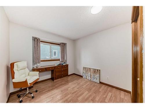 80 Suncastle Crescent Se, Calgary, AB - Indoor