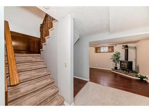 80 Suncastle Crescent Se, Calgary, AB - Indoor Photo Showing Other Room