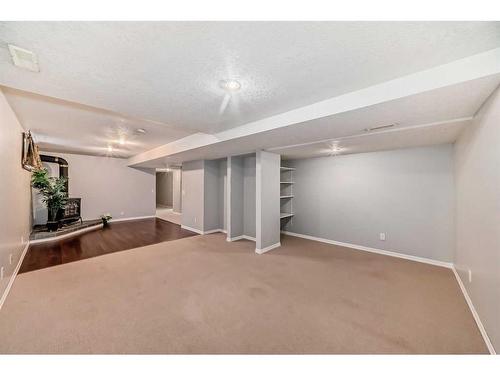 80 Suncastle Crescent Se, Calgary, AB - Indoor Photo Showing Other Room