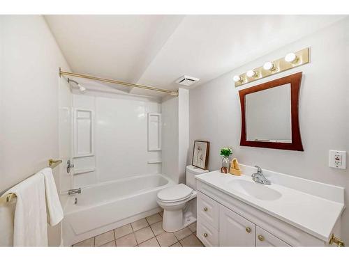 80 Suncastle Crescent Se, Calgary, AB - Indoor Photo Showing Bathroom