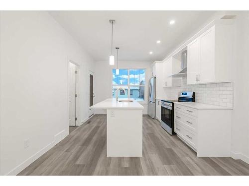 418 Alpine Avenue Sw, Calgary, AB - Indoor Photo Showing Kitchen