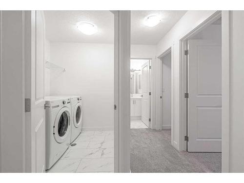 418 Alpine Avenue Sw, Calgary, AB - Indoor Photo Showing Laundry Room