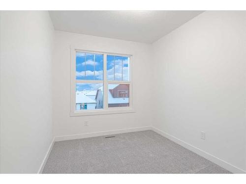 418 Alpine Avenue Sw, Calgary, AB - Indoor Photo Showing Other Room