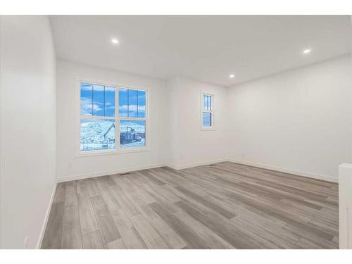 418 Alpine Avenue Sw, Calgary, AB - Indoor Photo Showing Other Room