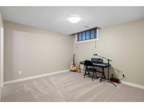 638 Coopers Drive Sw, Airdrie, AB - Indoor Photo Showing Other Room