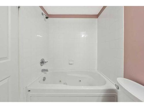 110-5500 Somervale Court Sw, Calgary, AB - Indoor Photo Showing Bathroom