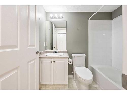 110-5500 Somervale Court Sw, Calgary, AB - Indoor Photo Showing Bathroom