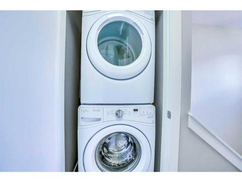 709-355 Nolancrest Heights Nw, Calgary, AB - Indoor Photo Showing Laundry Room