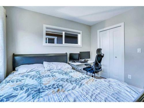 709-355 Nolancrest Heights Nw, Calgary, AB - Indoor Photo Showing Bedroom