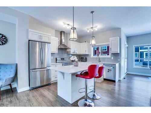 709-355 Nolancrest Heights Nw, Calgary, AB - Indoor Photo Showing Kitchen With Double Sink With Upgraded Kitchen