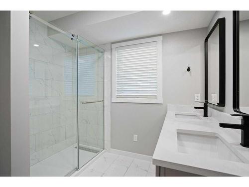 103 Scandia Bay Nw, Calgary, AB - Indoor Photo Showing Bathroom