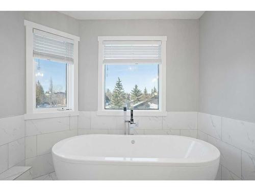 103 Scandia Bay Nw, Calgary, AB - Indoor Photo Showing Bathroom