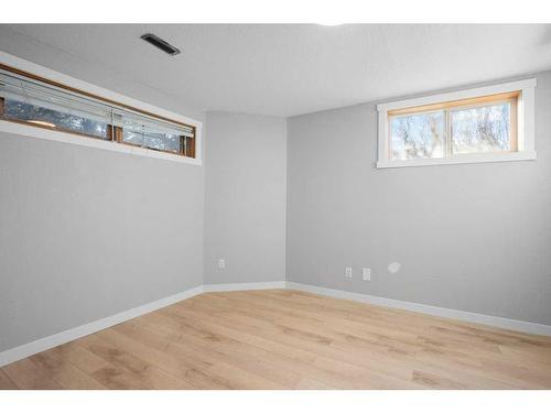 103 Scandia Bay Nw, Calgary, AB - Indoor Photo Showing Other Room