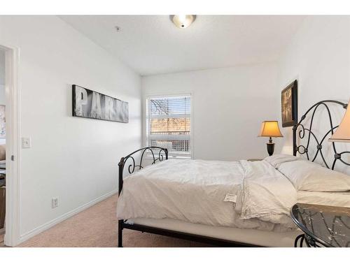 151-333 Riverfront Avenue Se, Calgary, AB - Indoor Photo Showing Bedroom