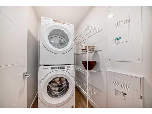 2105-350 Livingston Common Ne, Calgary, AB - Indoor Photo Showing Laundry Room