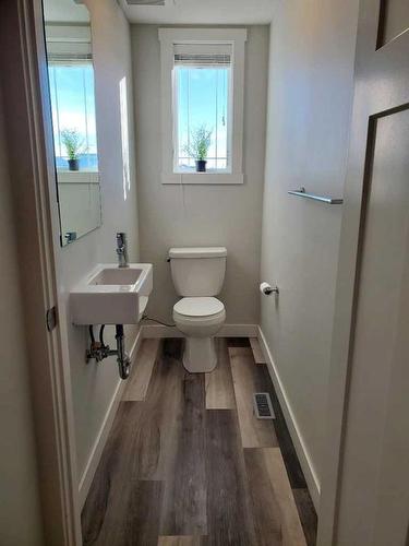 260 Copperleaf Way Se, Calgary, AB - Indoor Photo Showing Bathroom