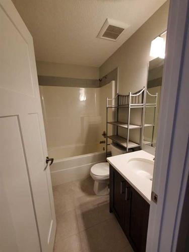 260 Copperleaf Way Se, Calgary, AB - Indoor Photo Showing Bathroom