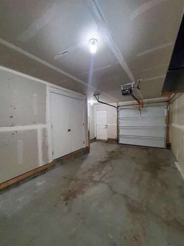 260 Copperleaf Way Se, Calgary, AB - Indoor Photo Showing Garage