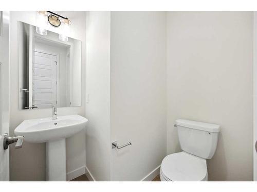 261 Crimson Ridge Place, Calgary, AB - Indoor Photo Showing Bathroom