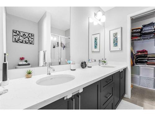 307 Copperstone Manor Se, Calgary, AB - Indoor Photo Showing Bathroom