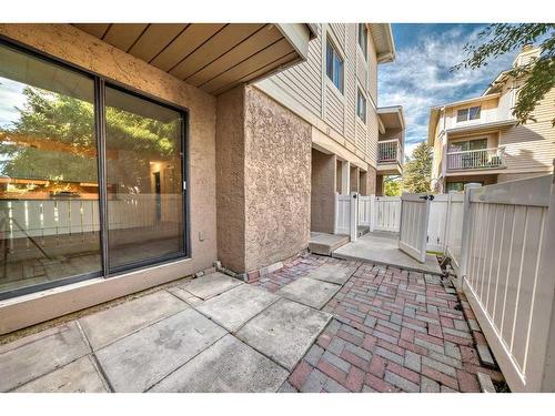 13-3015 51 Street Sw, Calgary, AB - Outdoor With Exterior