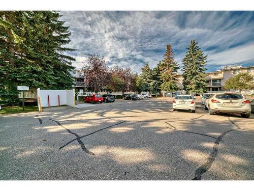 13-3015 51 Street Sw, Calgary, AB - Outdoor With View