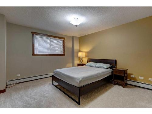 107-920 68 Avenue Sw, Calgary, AB - Indoor Photo Showing Bedroom