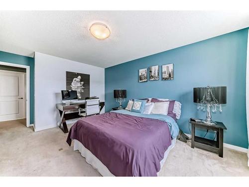 703-10 Auburn Bay Avenue Se, Calgary, AB - Indoor Photo Showing Bedroom