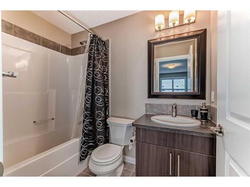 703-10 Auburn Bay Avenue Se, Calgary, AB - Indoor Photo Showing Bathroom