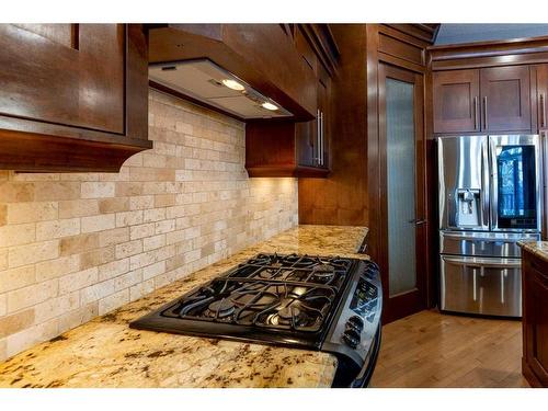 208 Coopers Grove Sw, Airdrie, AB - Indoor Photo Showing Kitchen