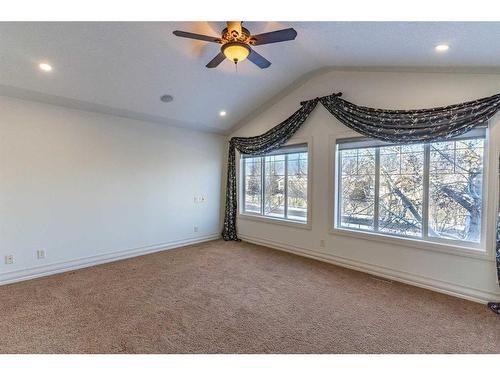 208 Coopers Grove Sw, Airdrie, AB - Indoor Photo Showing Other Room