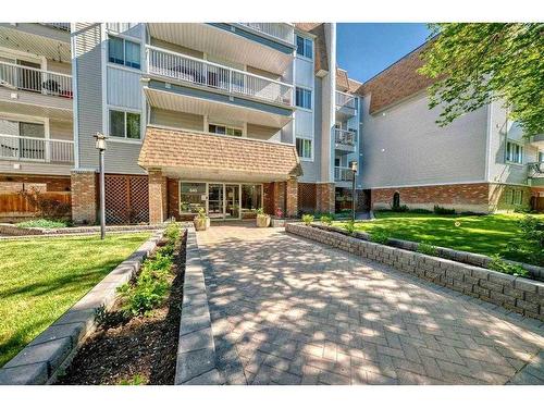 305-540 18 Avenue Sw, Calgary, AB - Outdoor With Balcony