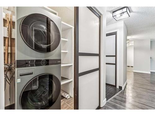 305-540 18 Avenue Sw, Calgary, AB - Indoor Photo Showing Laundry Room