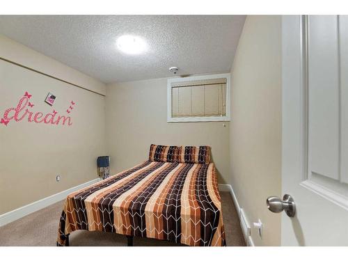 150 Saddlelake Grove Ne, Calgary, AB - Indoor Photo Showing Bedroom