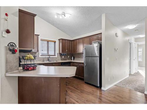 17 Martinvalley Crescent Ne, Calgary, AB - Indoor Photo Showing Kitchen