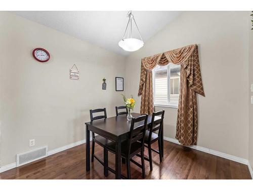 17 Martinvalley Crescent Ne, Calgary, AB - Indoor Photo Showing Dining Room