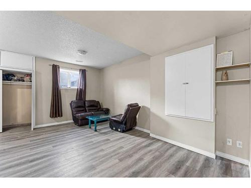 17 Martinvalley Crescent Ne, Calgary, AB - Indoor