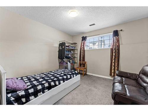 17 Martinvalley Crescent Ne, Calgary, AB - Indoor Photo Showing Bedroom