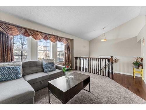 17 Martinvalley Crescent Ne, Calgary, AB - Indoor Photo Showing Living Room